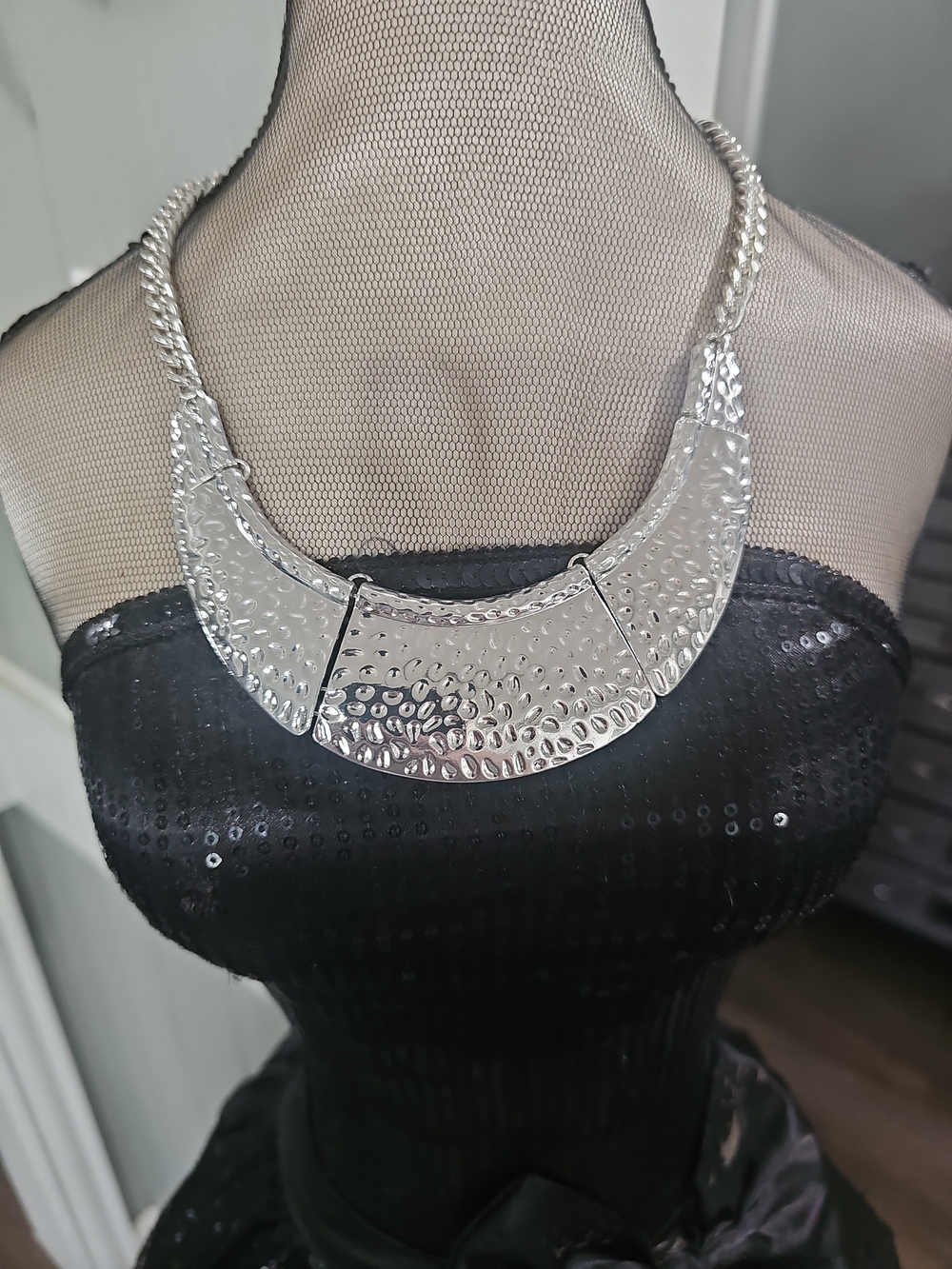 Classic Hammered Silvertone Statement Necklace - Women Jewelry